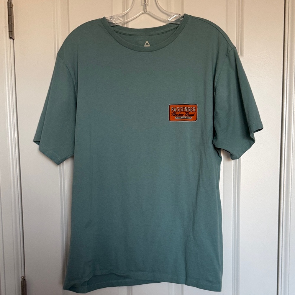 Passenger Men's Green Short Sleeve Tee